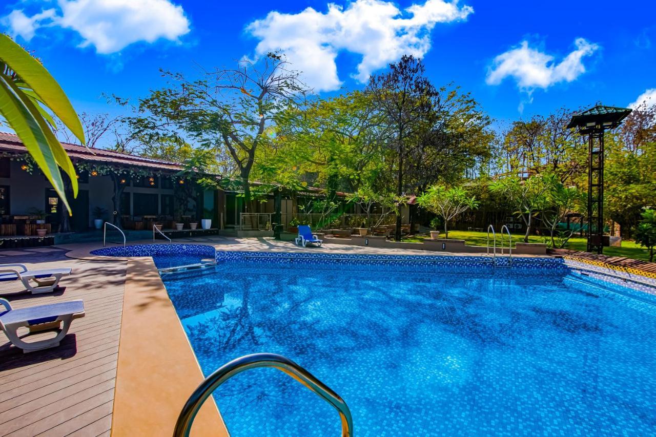 Club Mahindra Netrang酒店 外观 照片