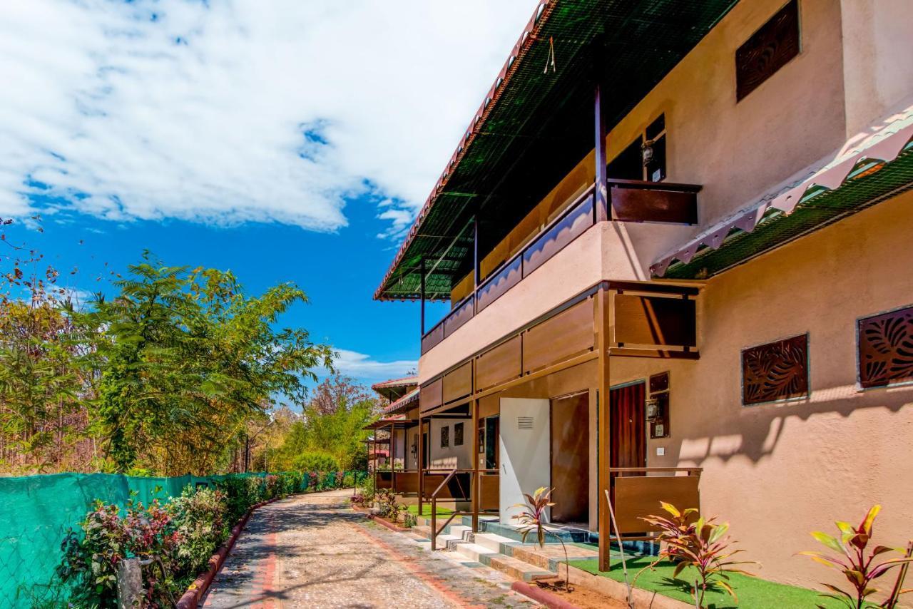 Club Mahindra Netrang酒店 外观 照片