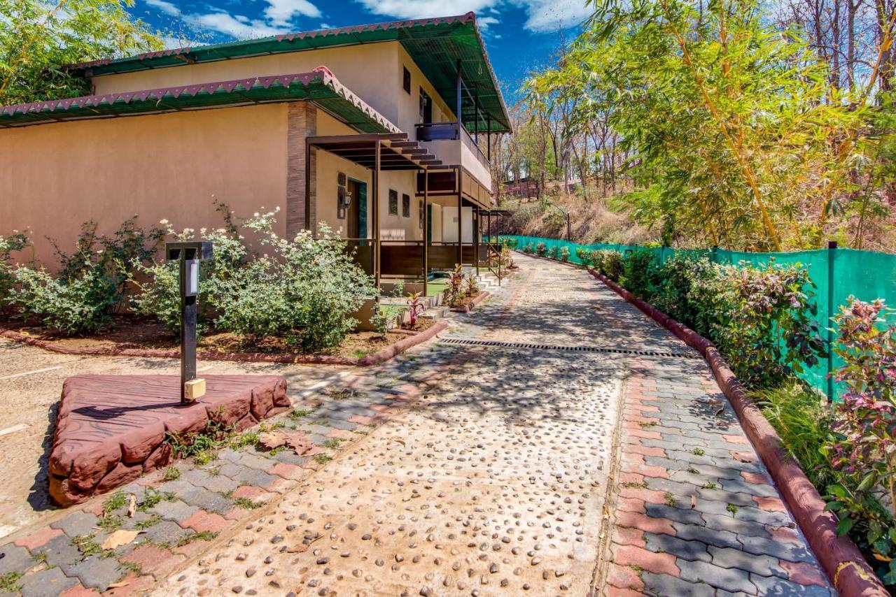 Club Mahindra Netrang酒店 外观 照片