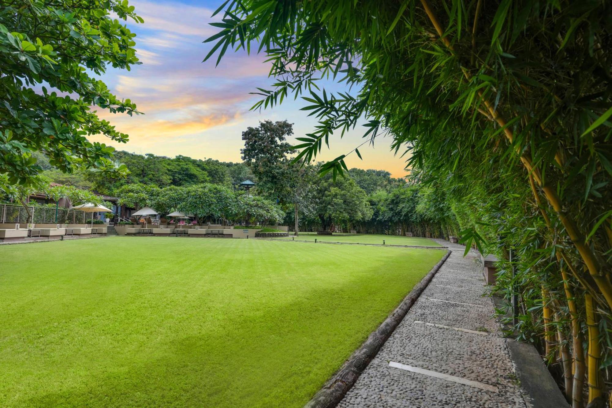 Club Mahindra Netrang酒店 外观 照片